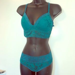 Victoria Secreat bralette and matching hipster